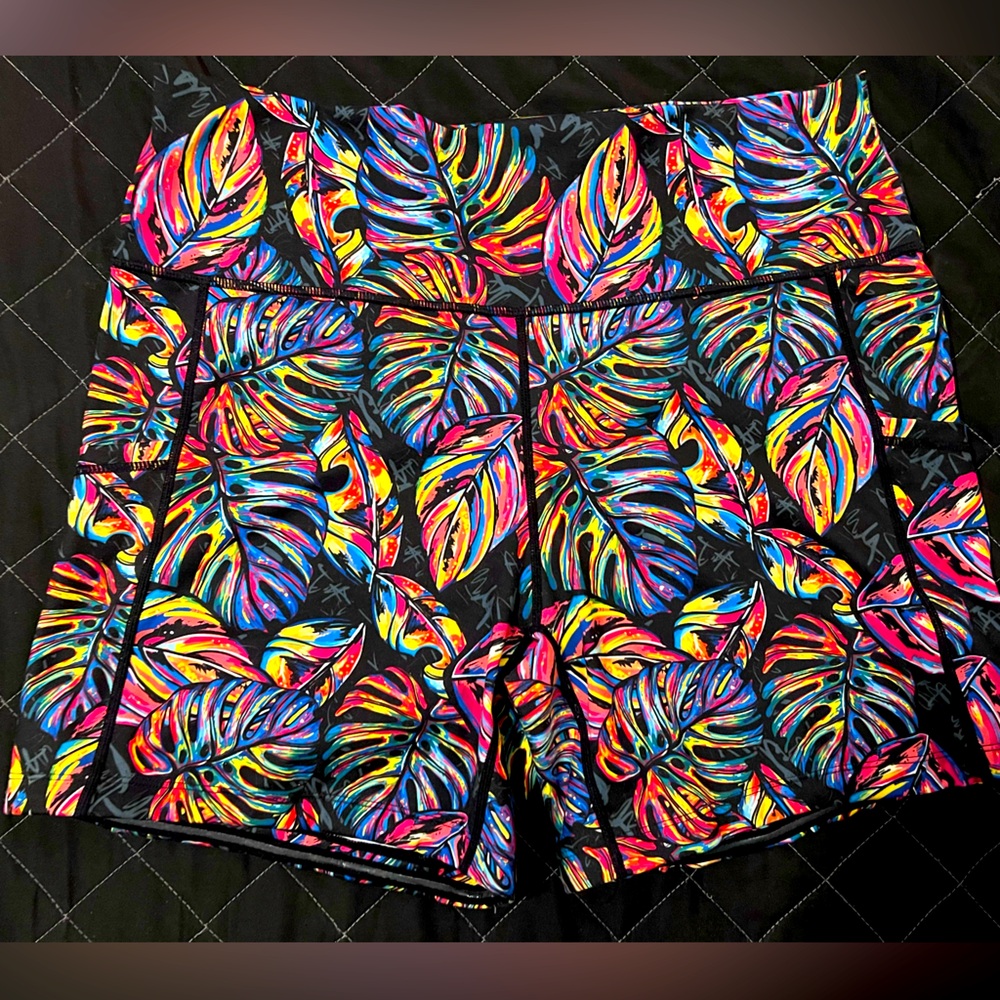 CVG Tropic like it’s hot shorts NWOT